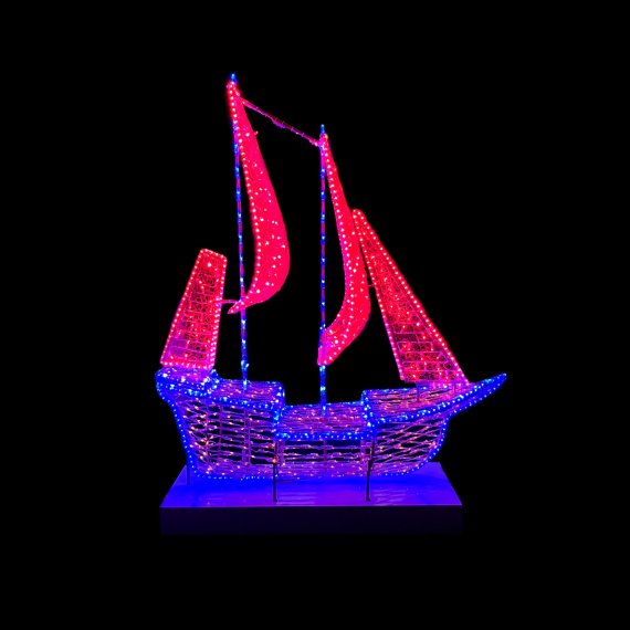 Фотография товара 'Laitcom LC-13153 Светодиодная Фигура "Алые Паруса" 1,7м'